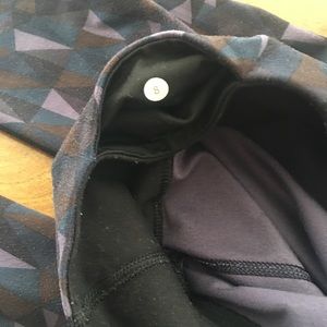 Lululemon Wunder Under leggings size 8